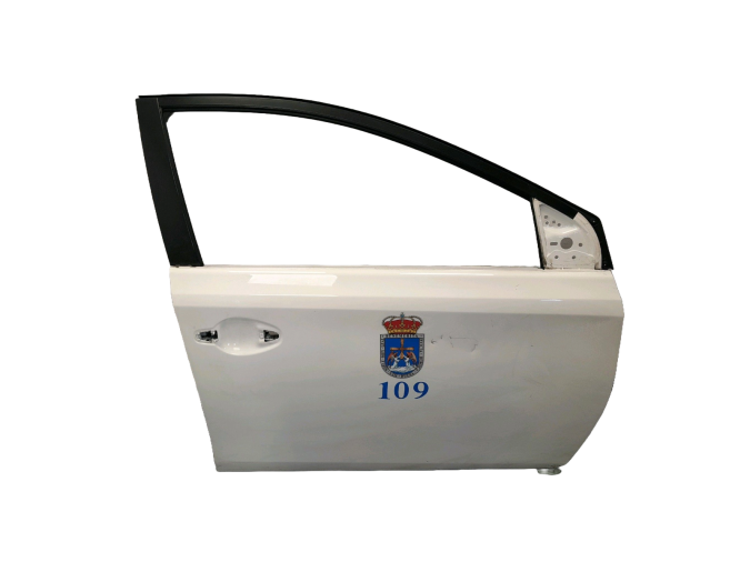 PUERTA DELANTERA DERECHA TOYOTA AURIS BLANCA 2016