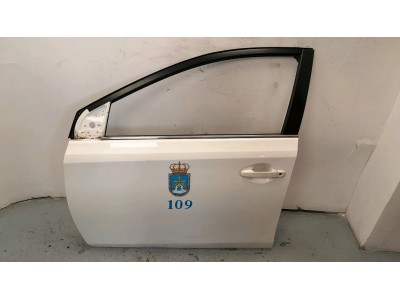PUERTA DELANTERA IZQUIERDA TOYOTA AURIS BLANCA 2016