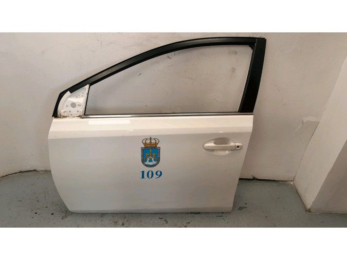 PUERTA DELANTERA IZQUIERDA TOYOTA AURIS BLANCA 2016