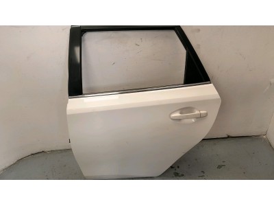 PUERTA TRASERA IZQUIERDA TOYOTA AURIS BLANCA 2016
