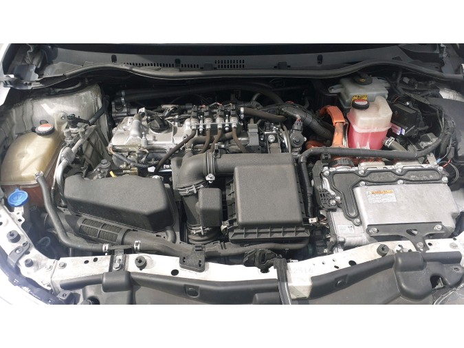 APOYACABEZA CEN. TOYOTA AURIS 2016