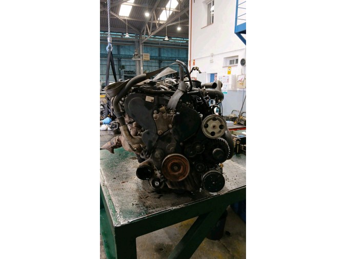 MOTOR SIN ACCEORIOS  Y SIN CAJA DE CAMBIOS CITROEN C8 2004