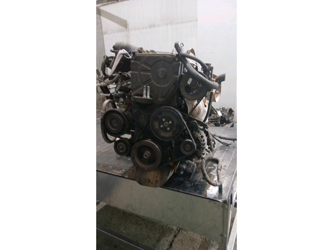MOTOR CON ACCESORIOS Y CAJA DE CAMBIOS KIA CERATO