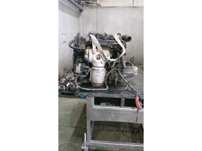MOTOR CON ACCESORIOS Y CAJA DE CAMBIOS KIA CERATO