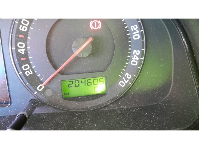 REJILLA PARAGOLPES DELANTERO SKODA SUPERB 2004