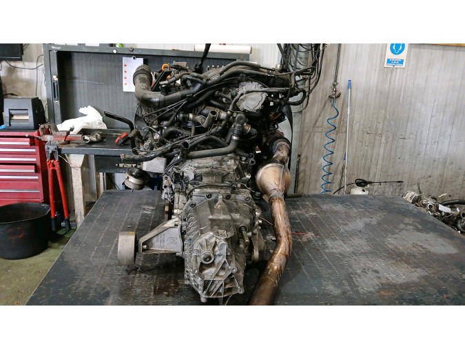 MOTOR CON ACCESORIOS Y CAJA DE CAMBIOS SKODA SUPERB 2004