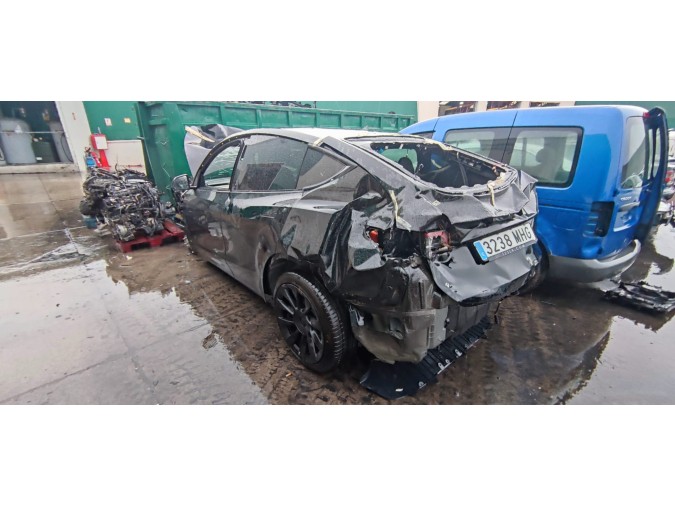 PUERTA DELANTERA DERECHA TESLA MODEL Y negra 2023