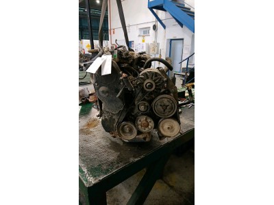 MOTOR CON ACCESORIOS SIN CAJA DE CAMBIOS RENAULT R19
