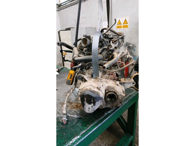MOTOR CON ACCESORIOS SIN CAJA DE CAMBIOS RENAULT R19