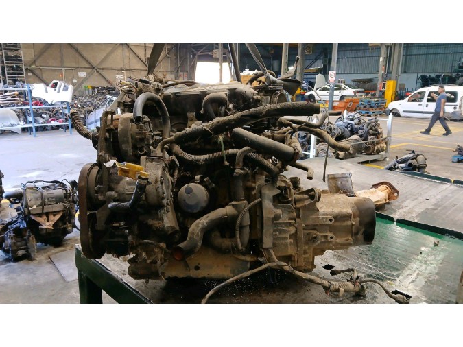 MOTOR CON ACCESORIOS SIN CAJA DE CAMBIOS RENAULT R19