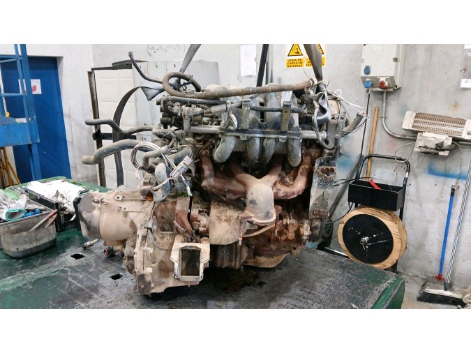 MOTOR CON ACCESORIOS SIN CAJA DE CAMBIOS RENAULT R19