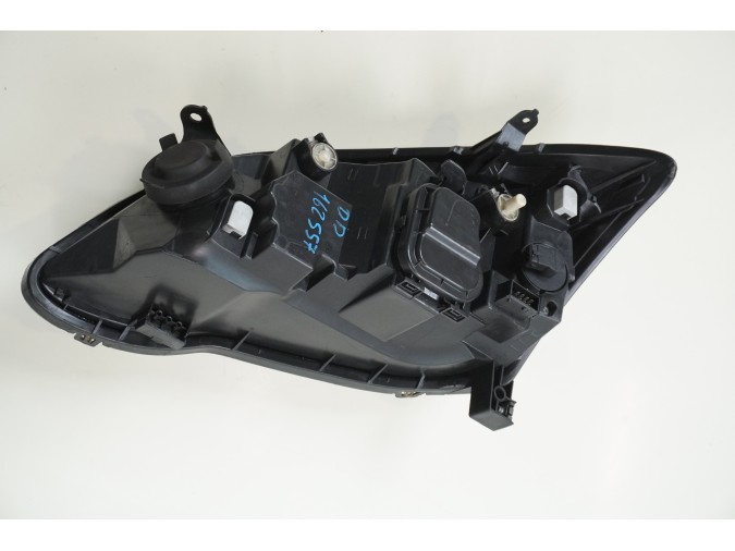 FARO DELANTERO DERECHO TOYOTA COROLLA 2005
