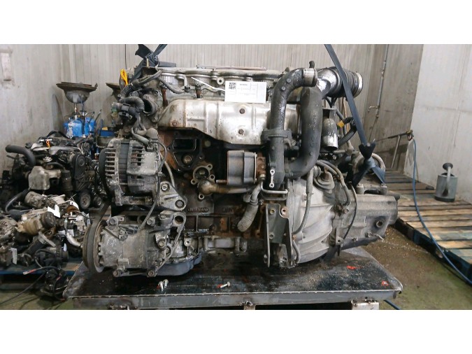 MOTOR CON ACCESORIOS Y CAJA DE CAMBIOS NISSAN ALMERA TINO