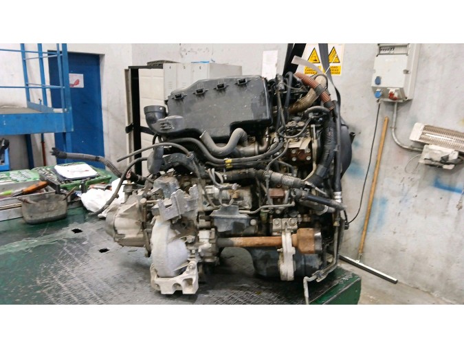 MOTOR CON ACCESORIOS Y CAJA DE CAMBIOS CITROEN XSARA PICASSO 2006