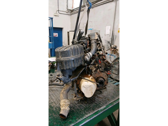 MOTOR CON ACCESORIOS SIN CAJA DE CAMBIOS RENAULT R19
