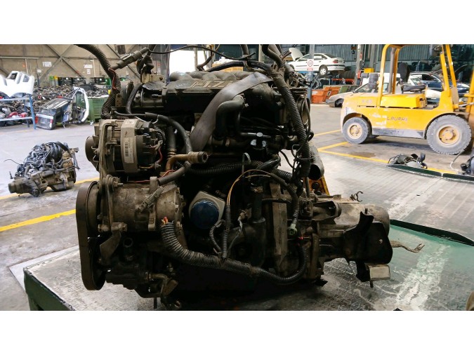 MOTOR CON ACCESORIOS SIN CAJA DE CAMBIOS RENAULT R19 1991