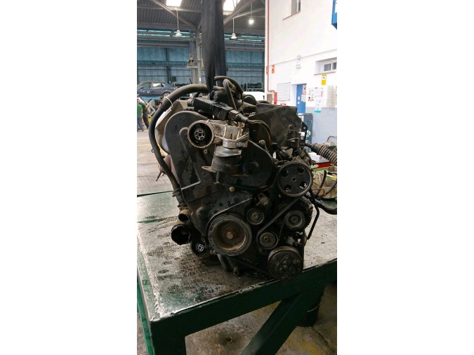 MOTOR CON ACCESORIOS Y CAJA DE CAMBIOS FIAT SCUDO 1998
