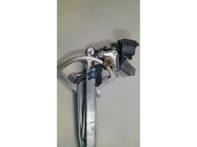 ELEVALUNAS DELANTERO IZQUIERDO TOYOTA AURIS 2016