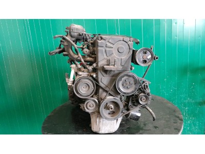 MOTOR CON ACCESORIOS Y CAJA DE CAMBIOS 