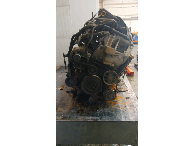MOTOR CON ACCESORIOS Y CAJA DE CAMBIOS FIAT PUNTO 2004