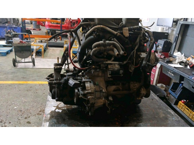 MOTOR CON ACCESORIOS Y CAJA DE CAMBIOS FIAT PUNTO 2004