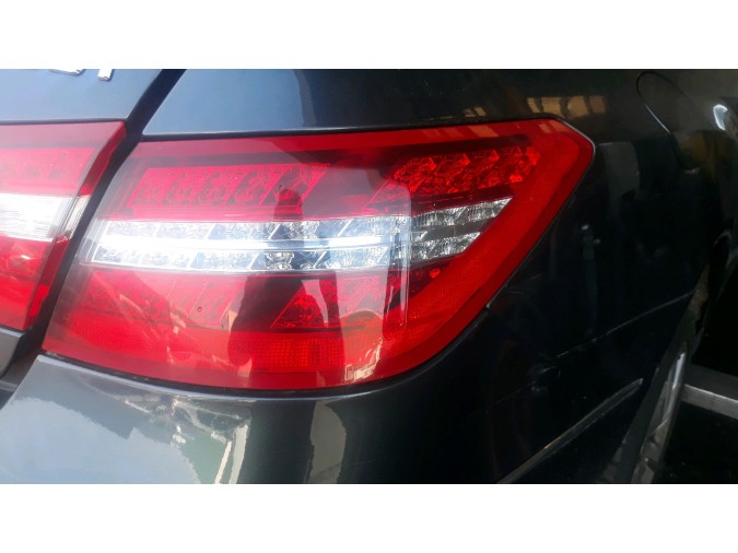 PILOTO TRASERO DERECHO MERCEDES E 220 CDI / D 2010