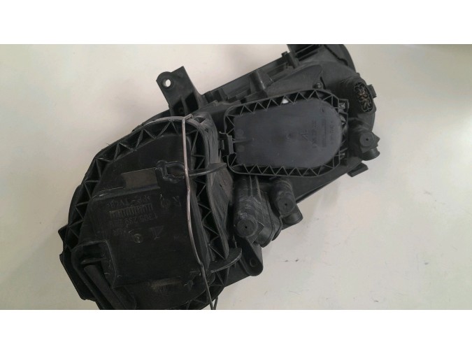 FARO DELANTERO DERECHO VOLKSWAGEN TOURAN 2004