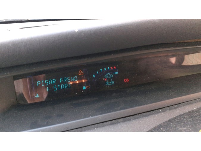 PRETENSOR CINTURÓN DELANTERO DERECHO RENAULT MÉGANE 2004