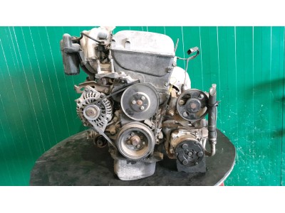 MOTOR CON ACCESORIOS Y CAJA DE CAMBIOS MAZDA 323 1997