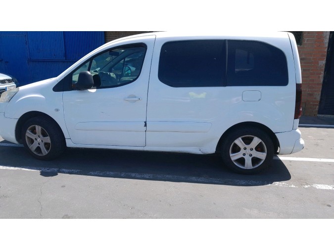 ELEVALUNAS DELANTERO DERECHO PEUGEOT PARTNER 2009