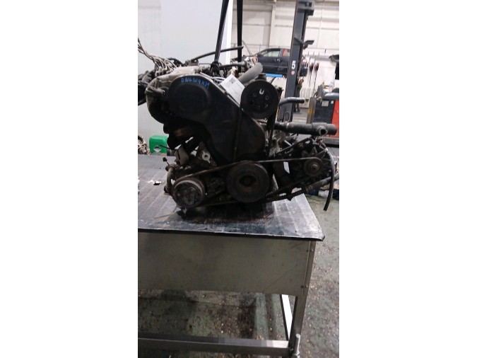 MOTOR CON ACCESORIOS SIN CAJA DE CAMBIOS AUDI 80 1992