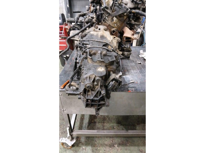 MOTOR CON ACCESORIOS SIN CAJA DE CAMBIOS AUDI 80 1992