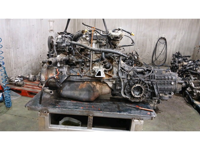 MOTOR CON ACCESORIOS SIN CAJA DE CAMBIOS AUDI 80 1992