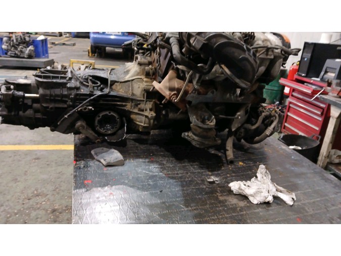 MOTOR CON ACCESORIOS SIN CAJA DE CAMBIOS AUDI 80 1992