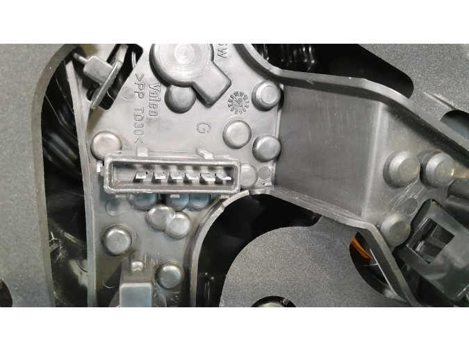 PILOTO TRASERO IZQUIERDO TOYOTA AVENSIS 2006