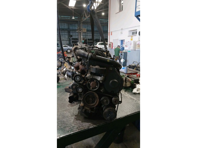 Motor FORD FOCUS 2005