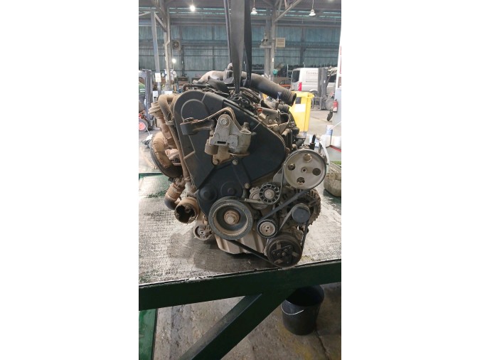 MOTOR CON ACCESORIOS Y CAJA DE CAMBIOS CITROEN C5 2003