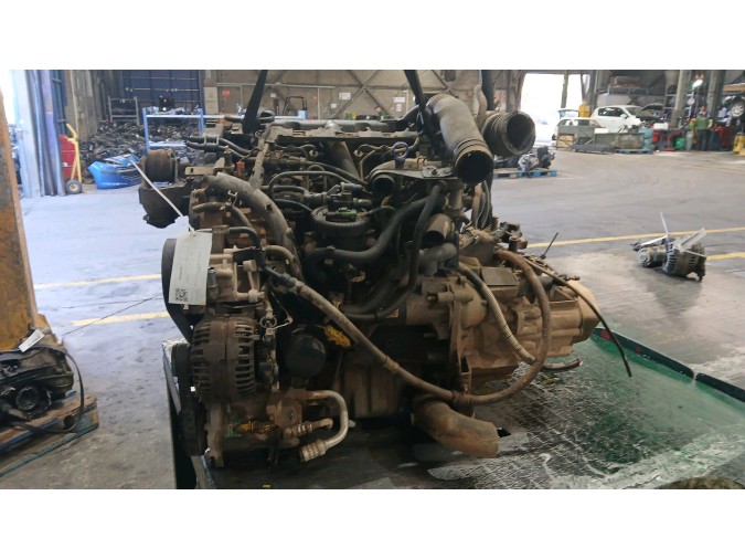 MOTOR CON ACCESORIOS Y CAJA DE CAMBIOS CITROEN C5 2003