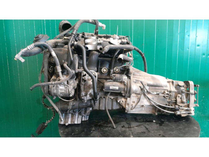 MOTOR CON ACCESORIOS Y CAJA DE CAMBIOS MERCEDES VITO 2005