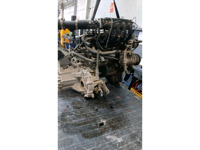 MOTOR CON ACCESORIOS Y CAJA DE CAMBIOS HYUNDAI ACCENT