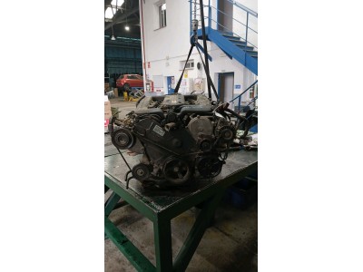 MOTOR CON ACCESORIOS Y CAJA DE CAMBIOS CHRYSLER 300M