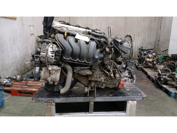 MOTOR CON ACCESORIOS Y CAJA DE CAMBIOS TOYOTA AVENSIS