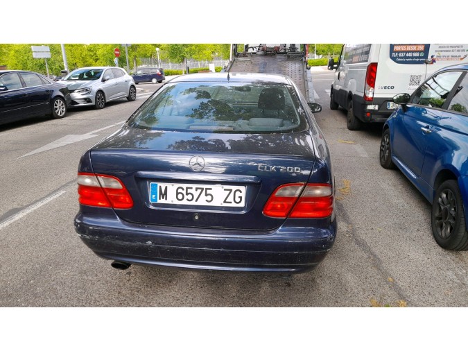 ALETA DELANTERA DERECHA MERCEDES CLK 200 2000