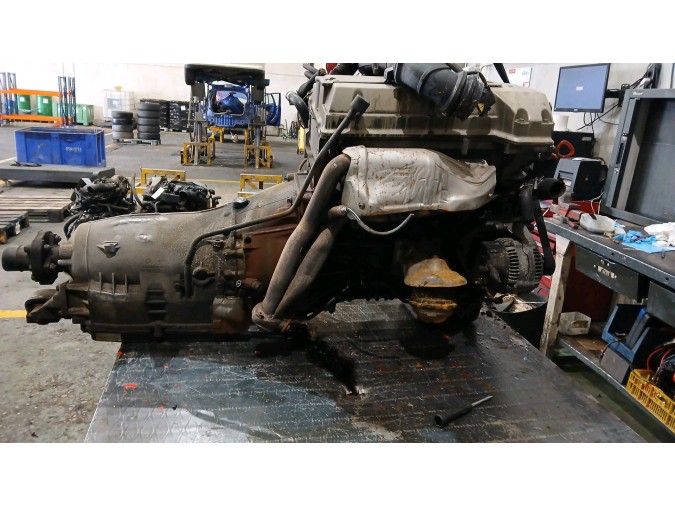 MOTOR CON ACCESORIOS Y CAJA DE CAMBIOS MERCEDES CLK 200