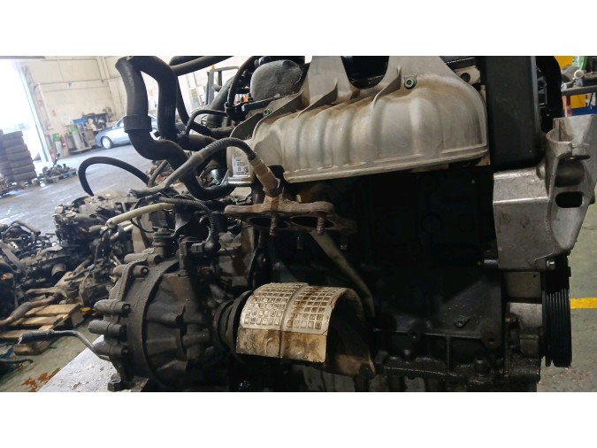 MOTOR CON ACCESORIOS Y CAJA DE CAMBIOS VOLKSWAGEN BORA