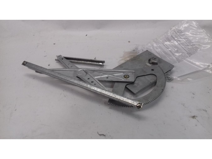 ELEVALUNAS DELANTERO IZQUIERDO TOYOTA AVENSIS 2004