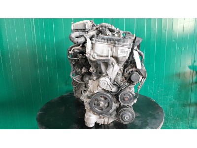 MOTOR CON ACCESORIOS SIN CAJA DE CAMBIOS TOYOTA YARIS