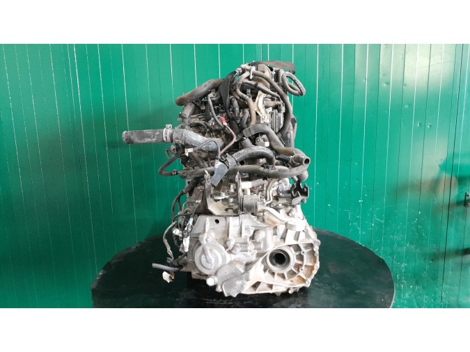 MOTOR CON ACCESORIOS SIN CAJA DE CAMBIOS TOYOTA YARIS