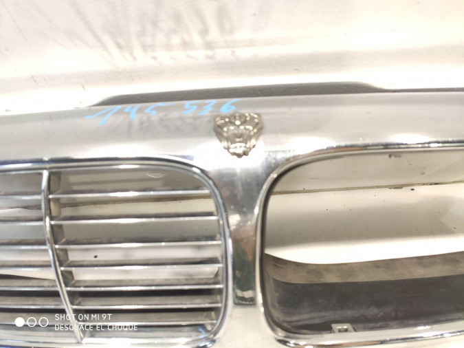 REJILLA DELANTERA JAGUAR XJ8 2003