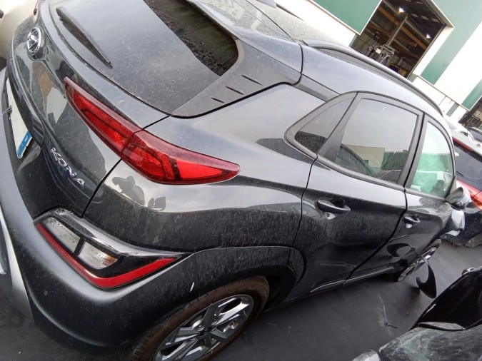 MANGUETA TRASERA DERECHA HYUNDAI KONA 2022